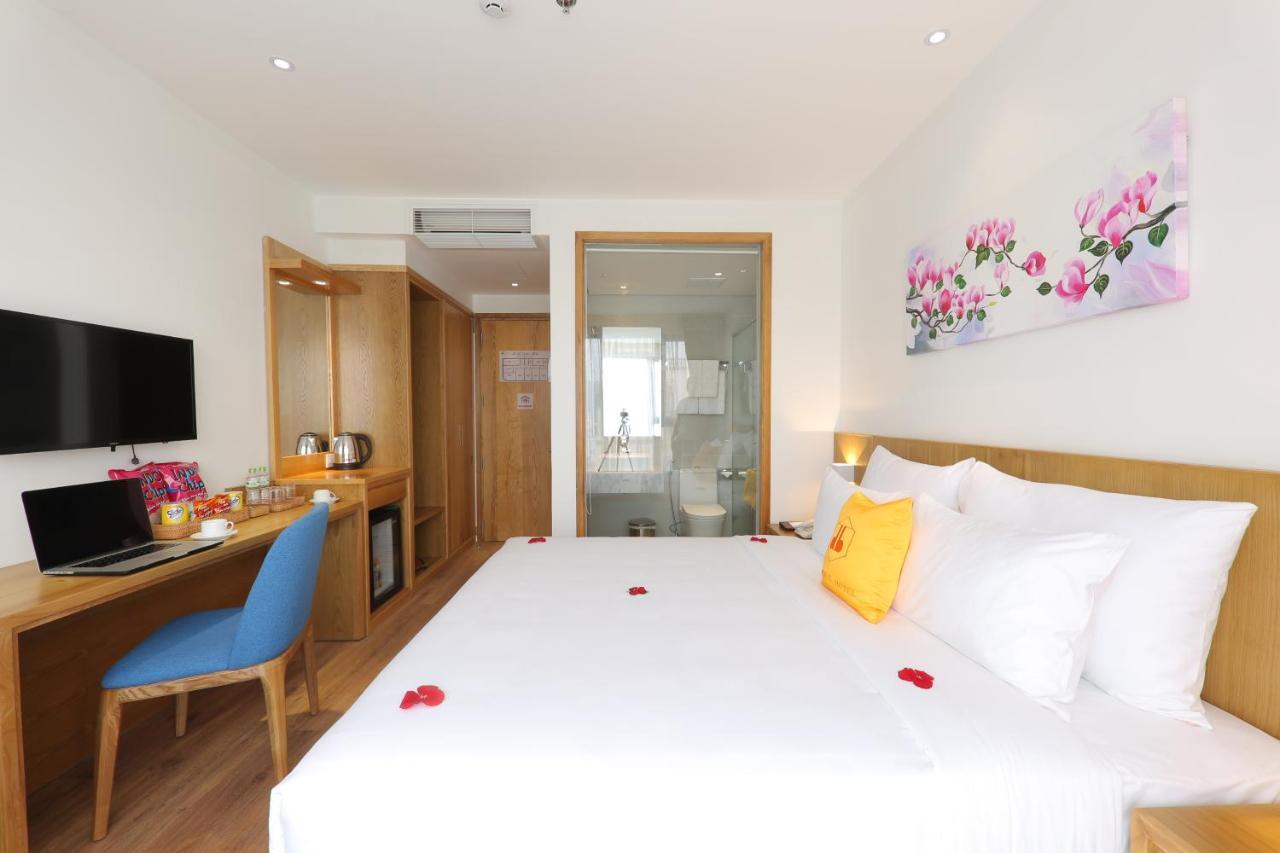 Cordial Beach Hotel Da Nang Exterior photo