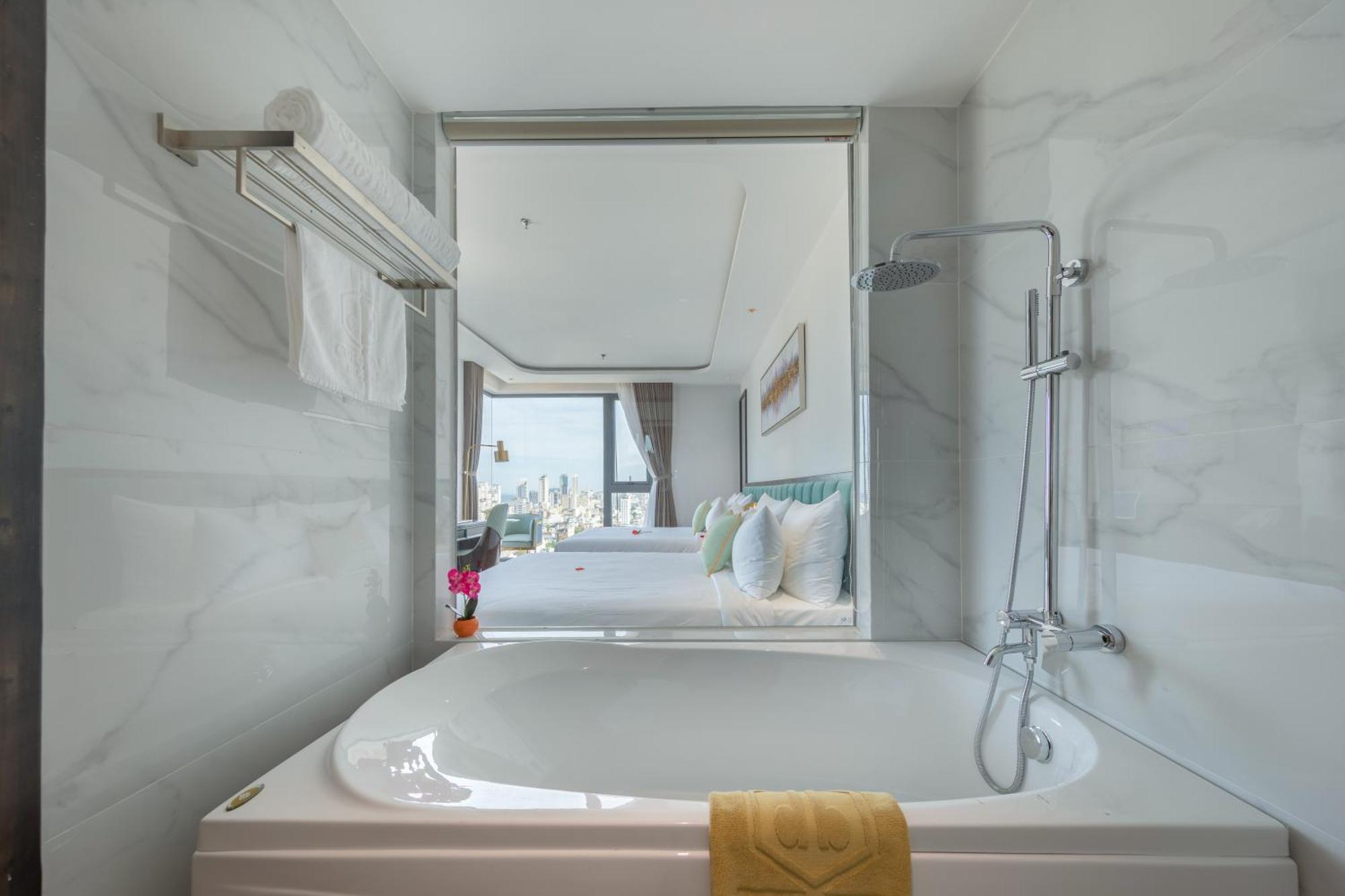 Cordial Beach Hotel Da Nang Exterior photo