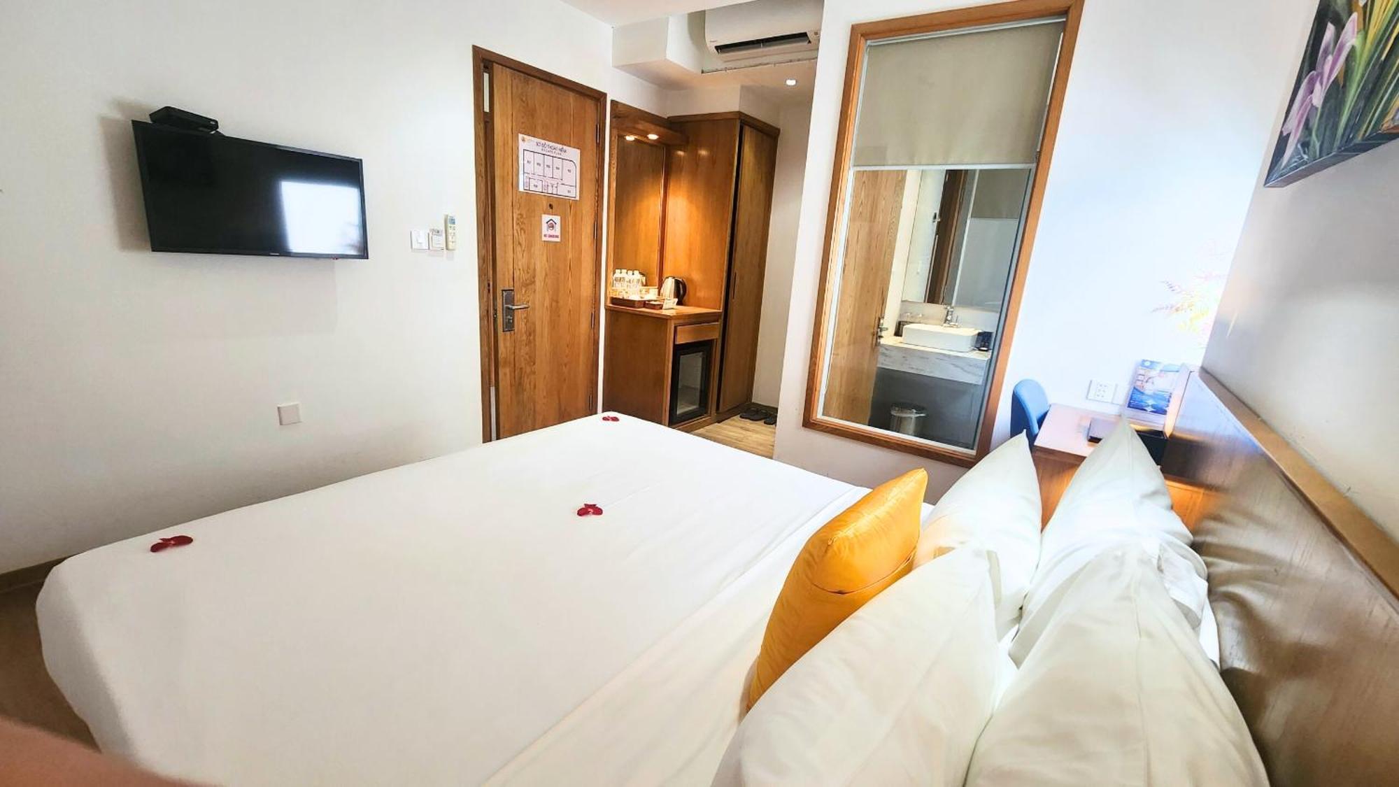 Cordial Beach Hotel Da Nang Exterior photo