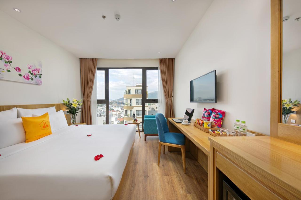 Cordial Beach Hotel Da Nang Exterior photo